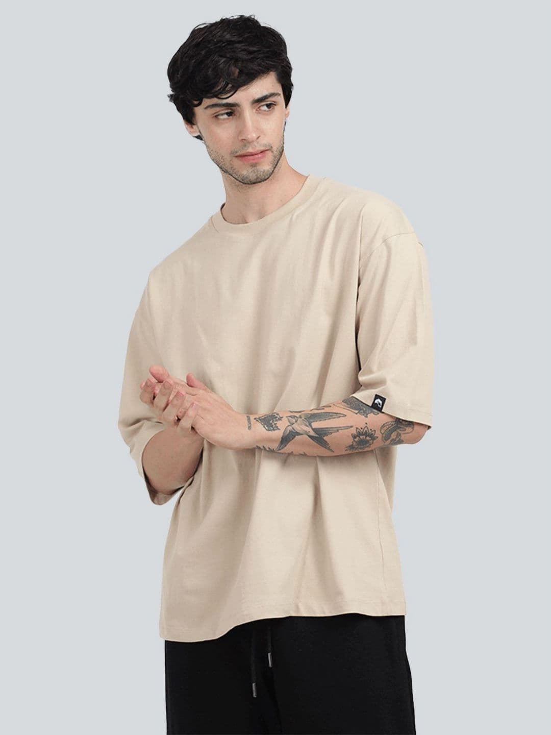 BDSQUARE Men Extended Sleeves Monochrome Raw Edge T-shirt - view 1