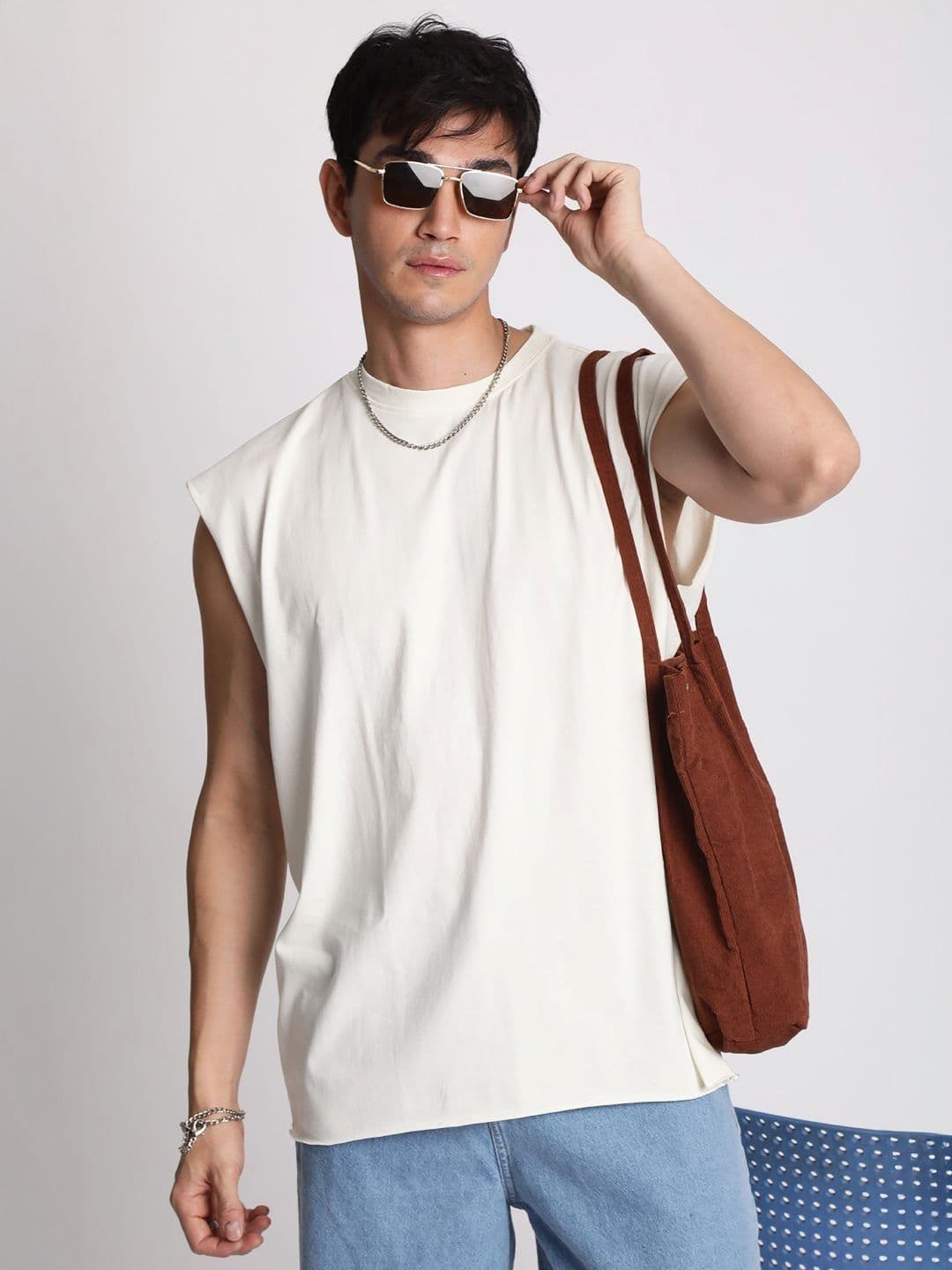 Bene Kleed Men Extended Sleeves Raw Edge Oversized T-shirt - view 1