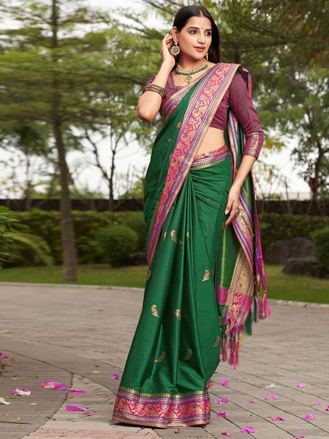DIVASTRI Ethnic Motifs Zari Silk Blend Paithani Saree - view 1