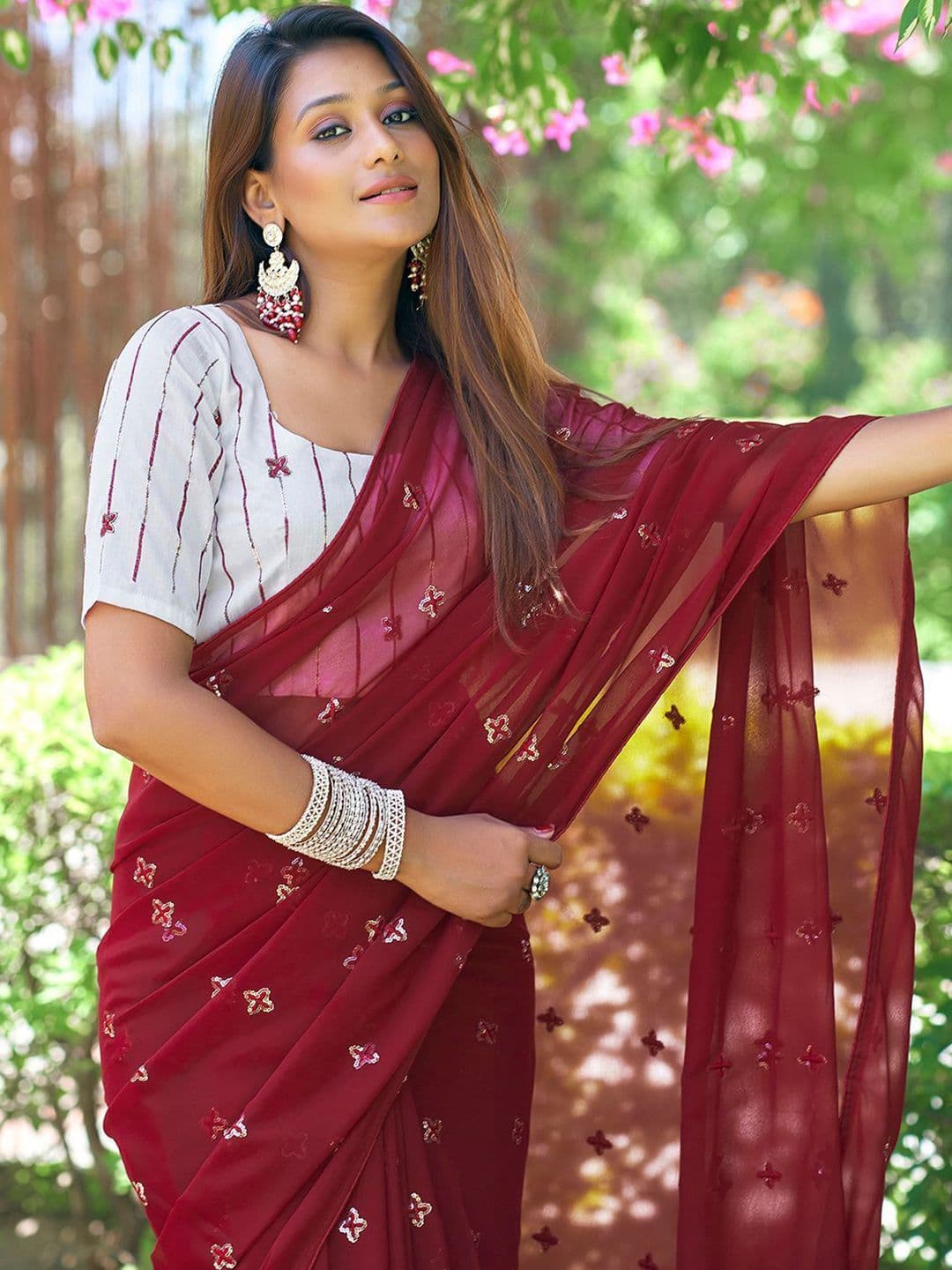 DIVASTRI Embellished Sequinned Pure Georgette Saree - view 1