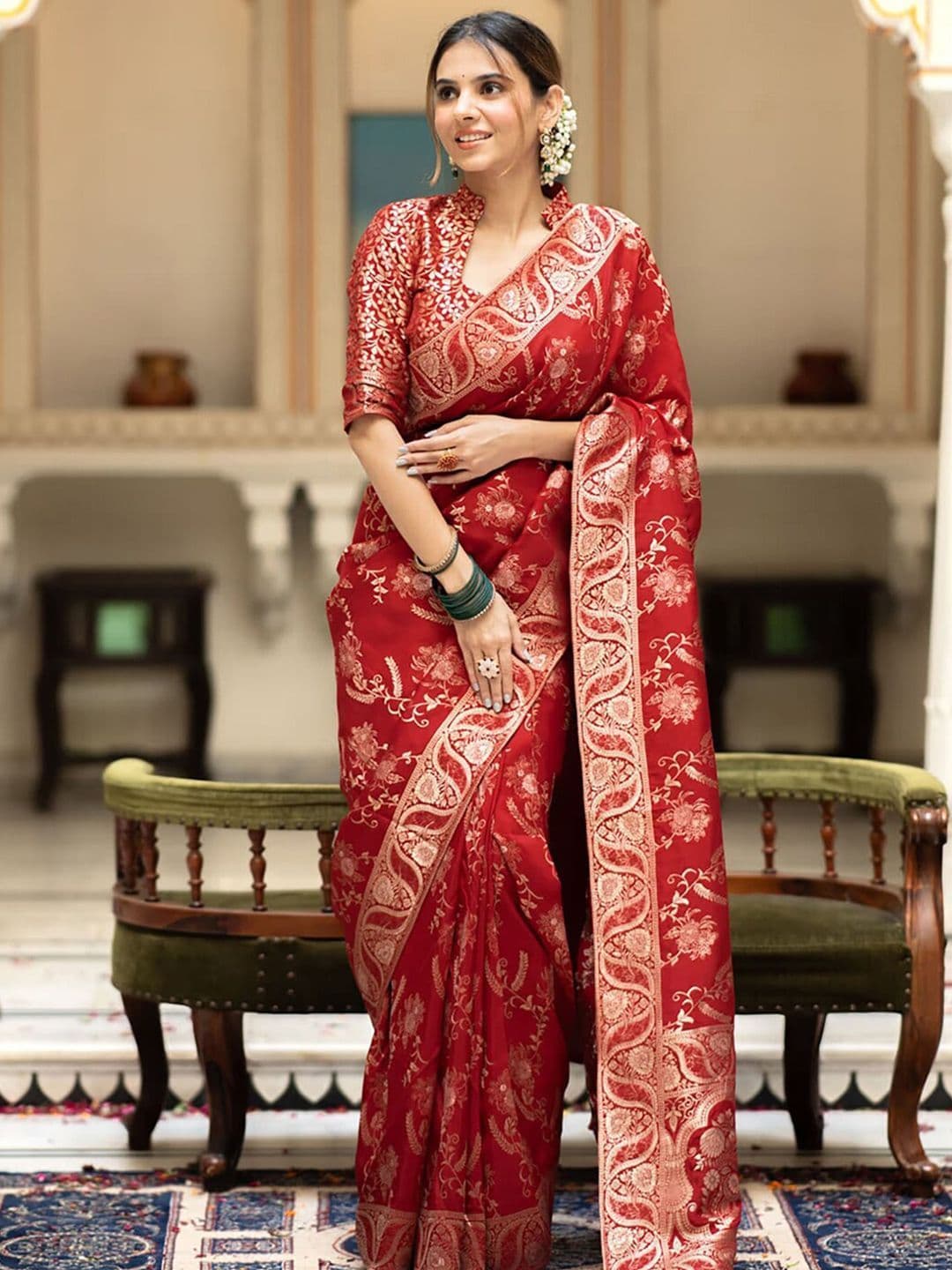 DIVASTRI Ethnic Motifs Zari Art Silk Banarasi Saree - view 1