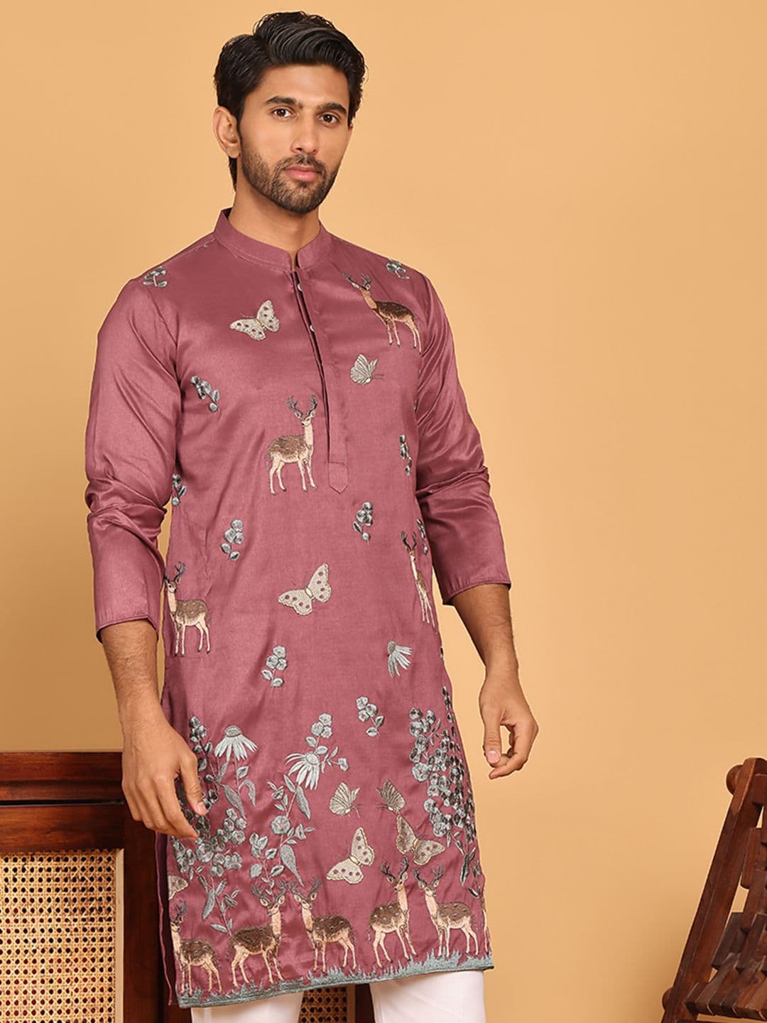 Jompers Mandarin Collar Animal Embroidered Silk Straight Kurta - view 1