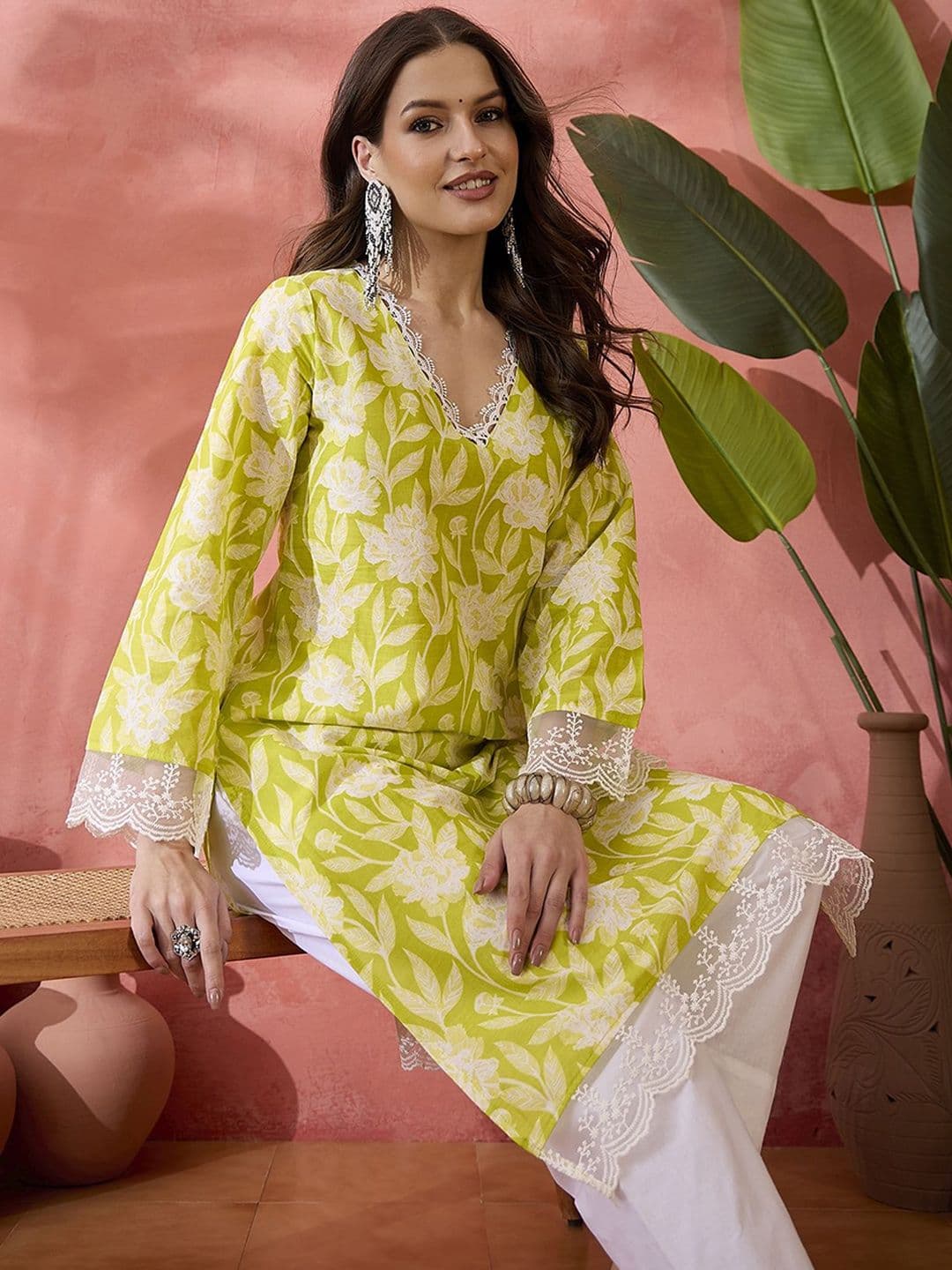 Sangria Black Floral Printed V-Neck Thread Work Pure Cotton Straight Kurta - view 1