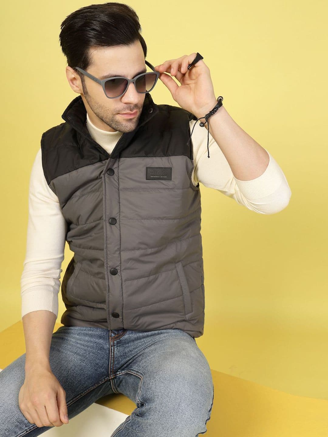 Rigo Men Mock Collar Colourblocked Casual Water Resistant Gilet Jacket - view 1