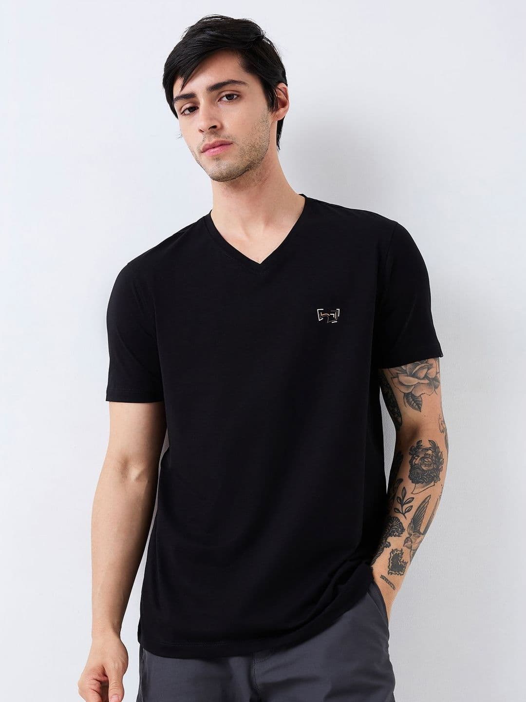 SPYKAR Men Solid V-Neck Cotton Slim Fit T-shirt - view 1