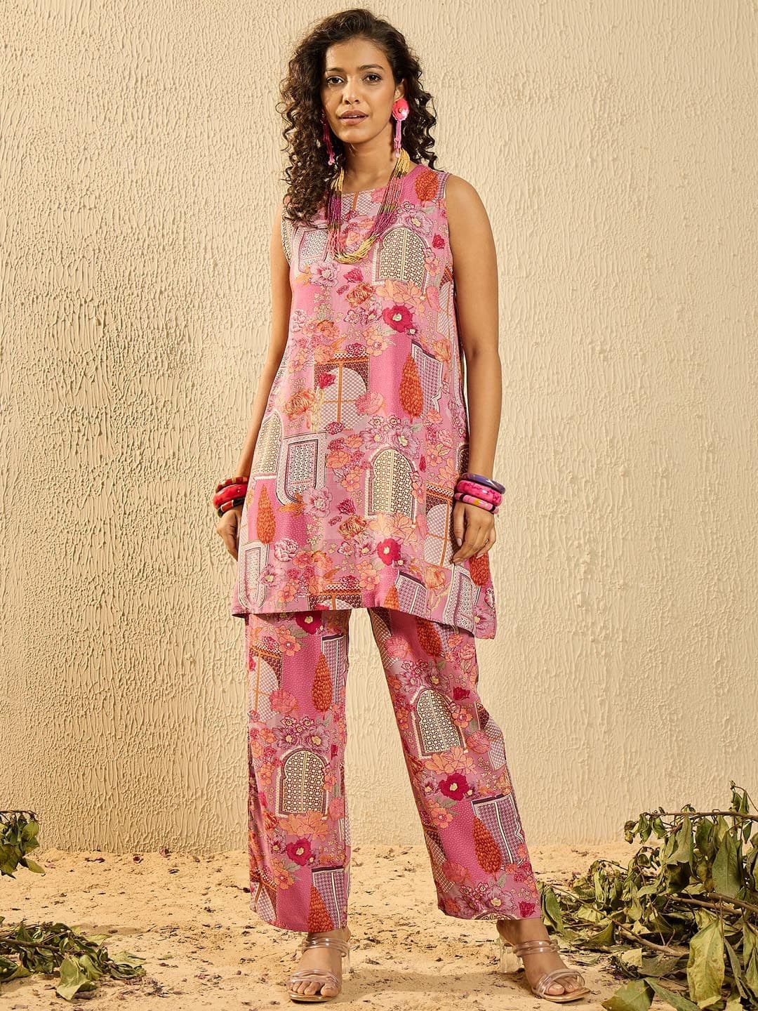 InWeave Women Floral Printed Regular Kurta with Trousers - view 1