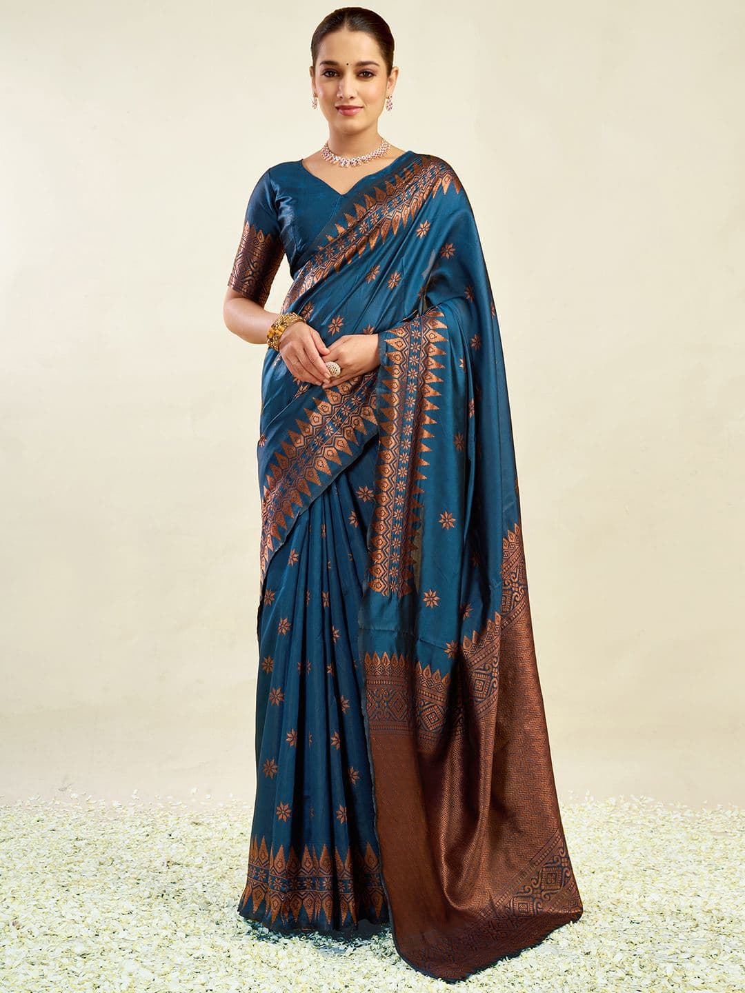 KALINI Ethnic Motifs Woven Design Zari Banarasi Saree - view 1