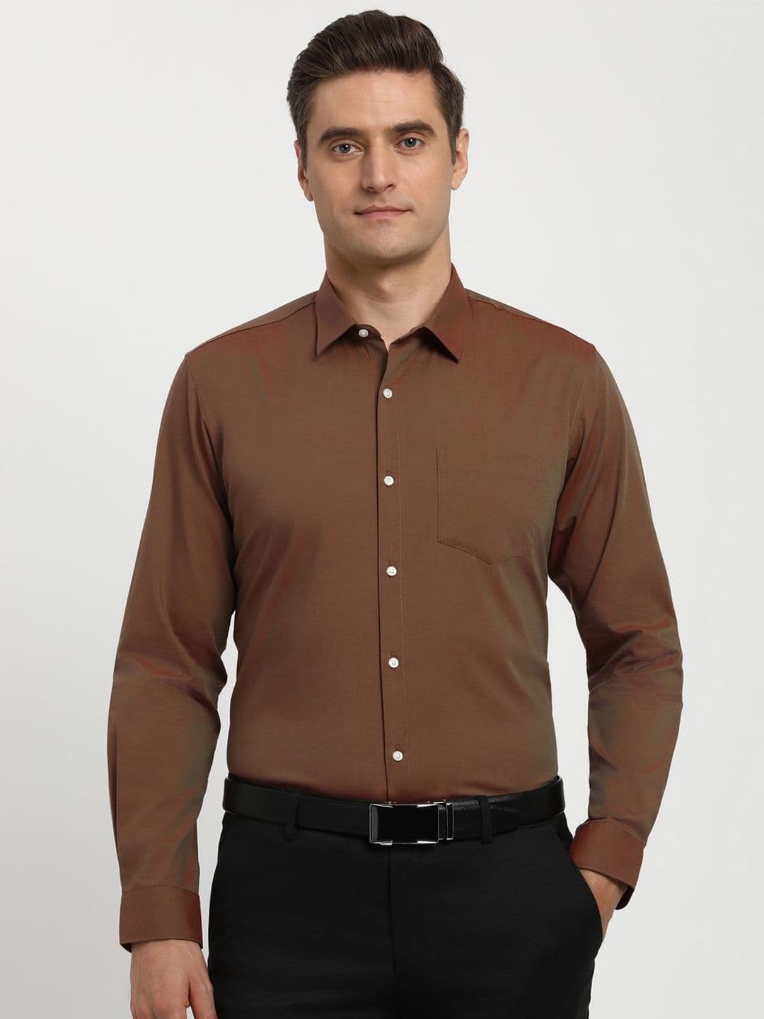 Peter England Men Slim Fit Solid Spread Collar Formal Shirt - view 1