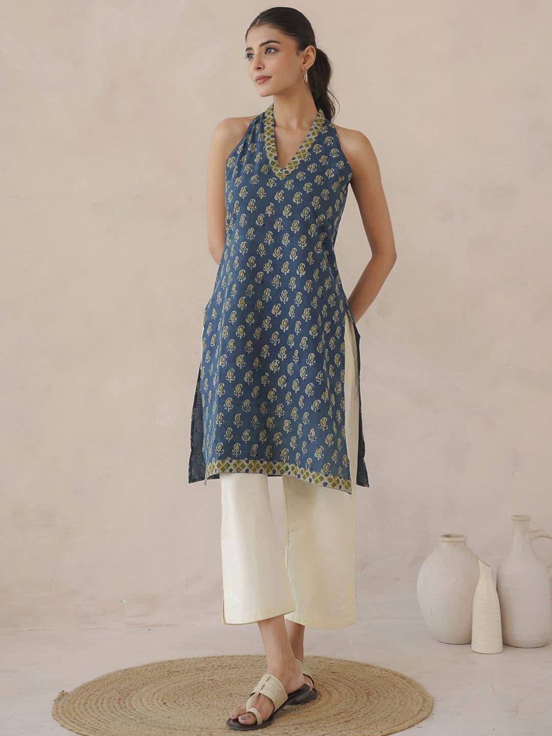 GOODHAND Paisley Printed V-Neck Pure Cotton Straight Kurta - view 1