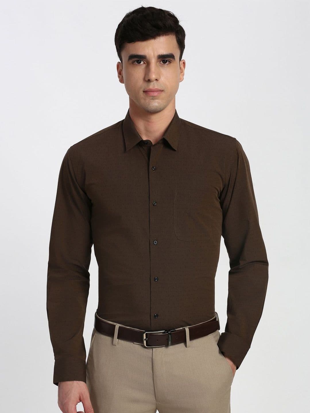 Peter England Men Slim Fit Solid Spread Collar Formal Shirt - view 1
