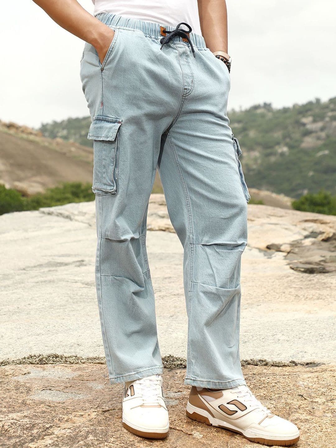 CAHOOT Men Comfort Straight Fit Mid-Rise Cargos Jeans - view 1