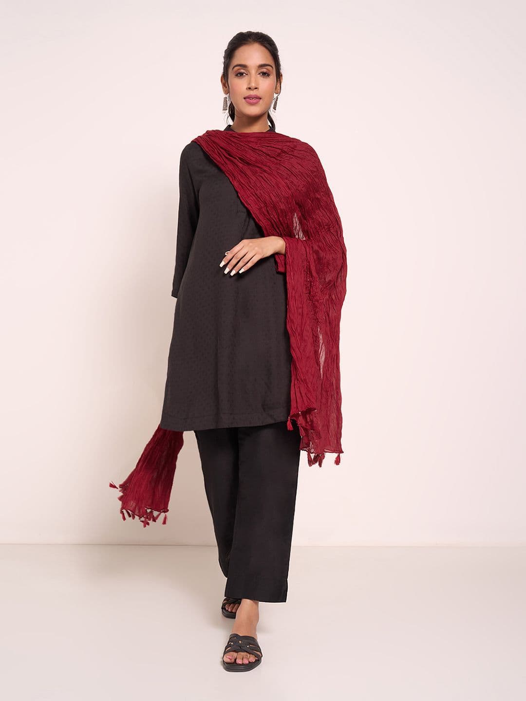 RANGMANCH BY PANTALOONS Pure Cotton Tasselled Dupatta - view 1