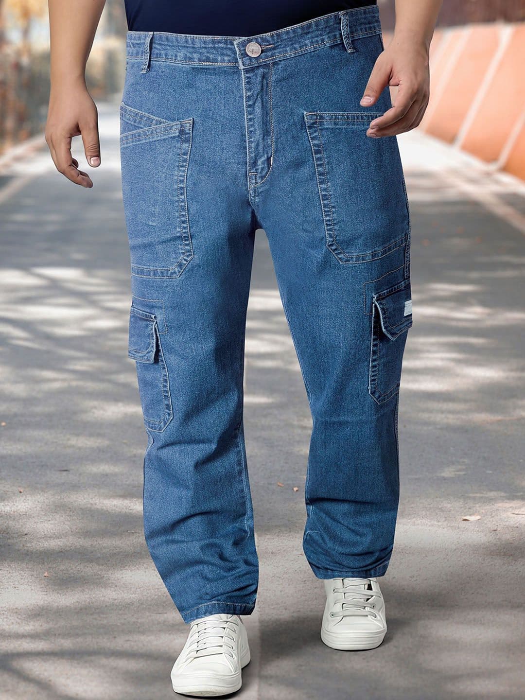 RIG BONE Men Comfort Boyfriend Fit Mid-Rise Heavy Fade StretchableC Cargo Jeans - view 1