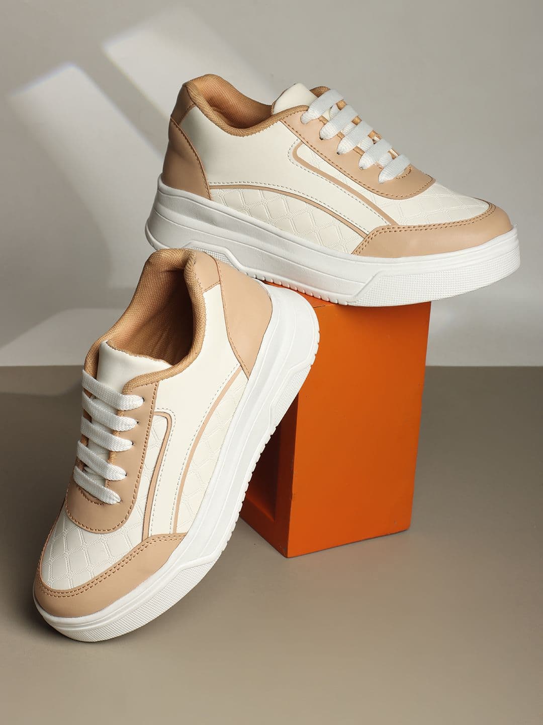 Alishtezia Women Lace-Ups Round Toe Sneakers - view 1