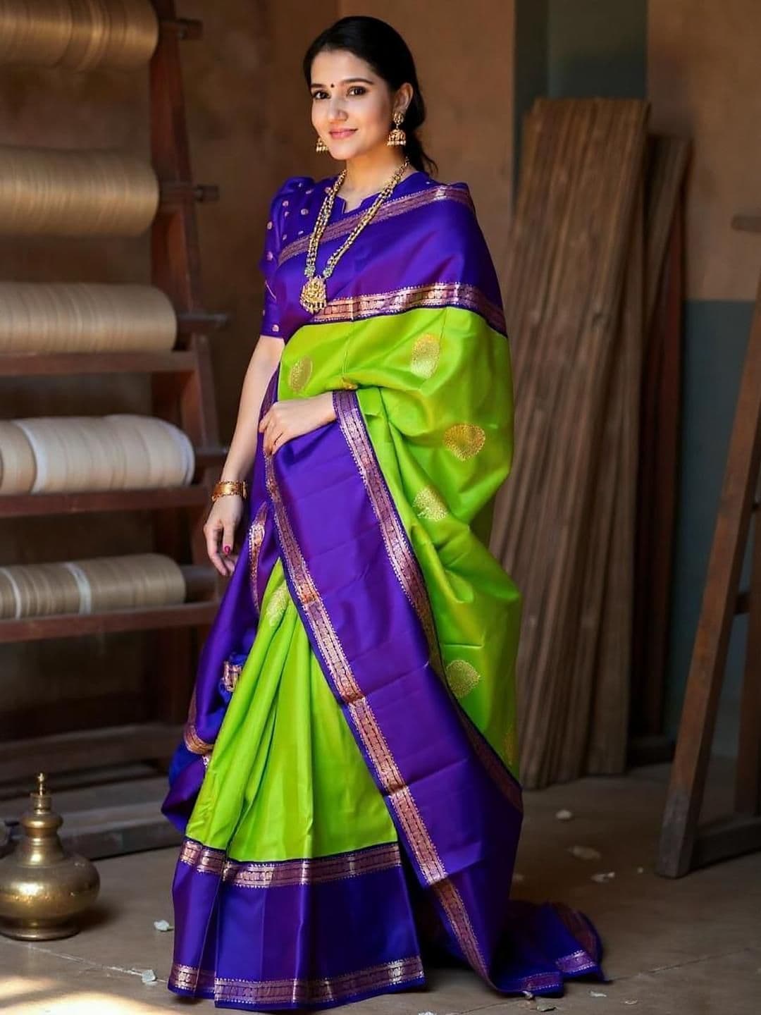 VILLE FASHION Ethnic Motifs Woven Design Zari Kanjeevaram Saree - view 1
