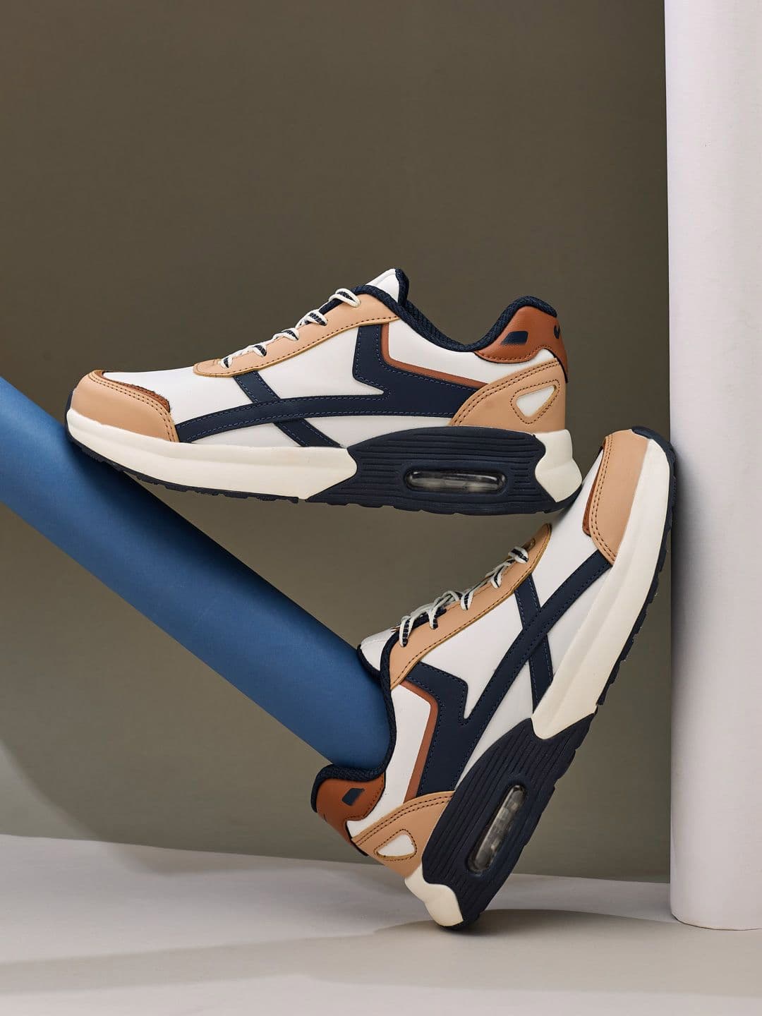 Campus Women Byte Colourblocked Sneakers - view 1