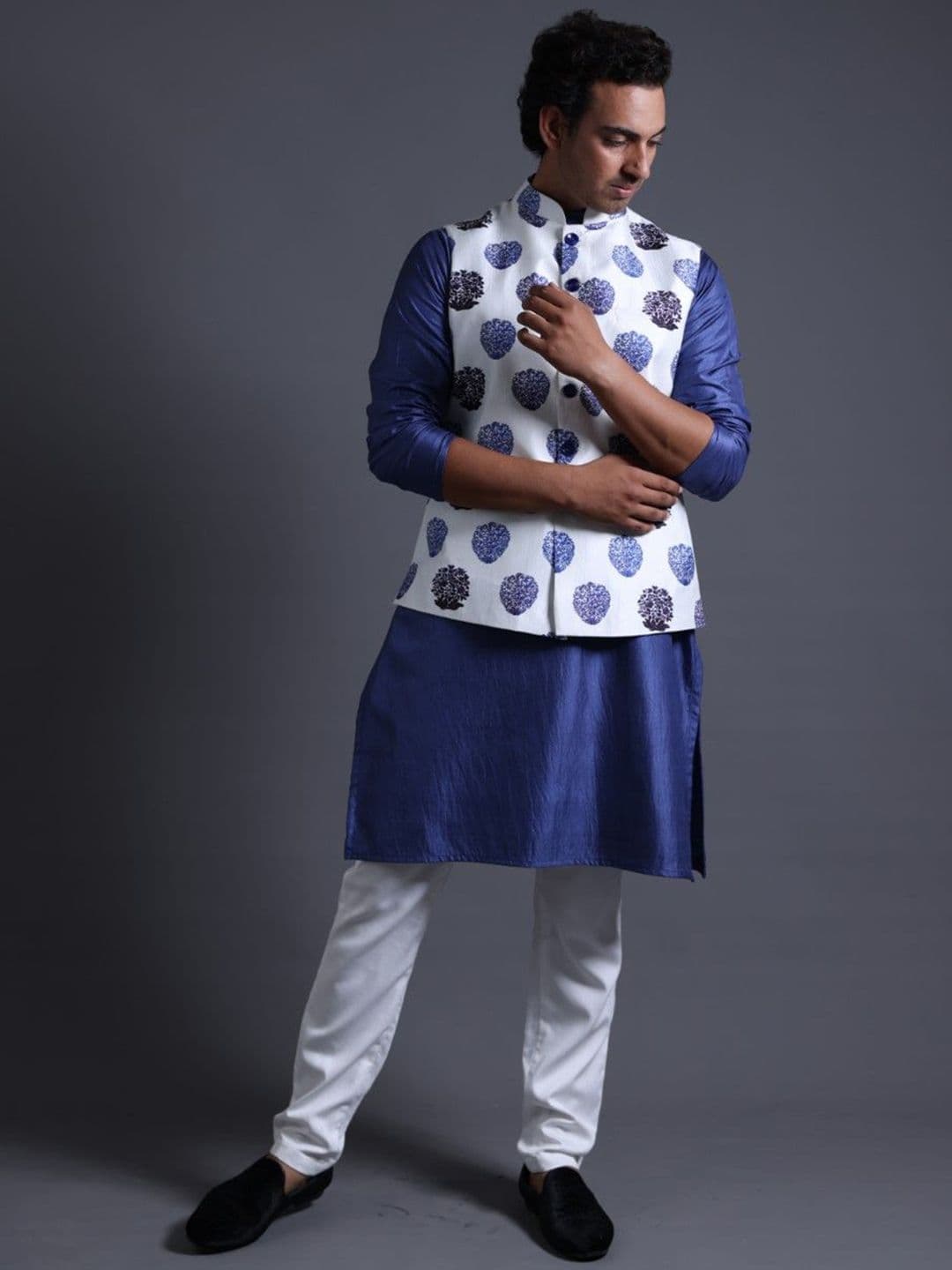 THETAA Woven Design Sleeveless Nehru Jacket - view 1