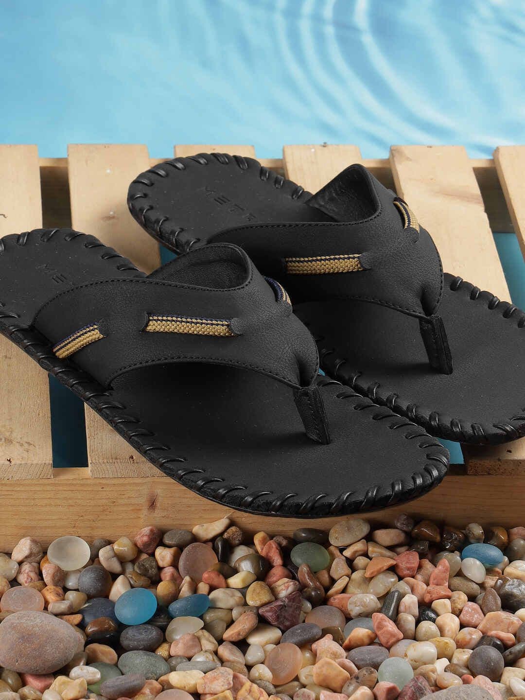 Metro Men Textured Clogs Sandals - view 1