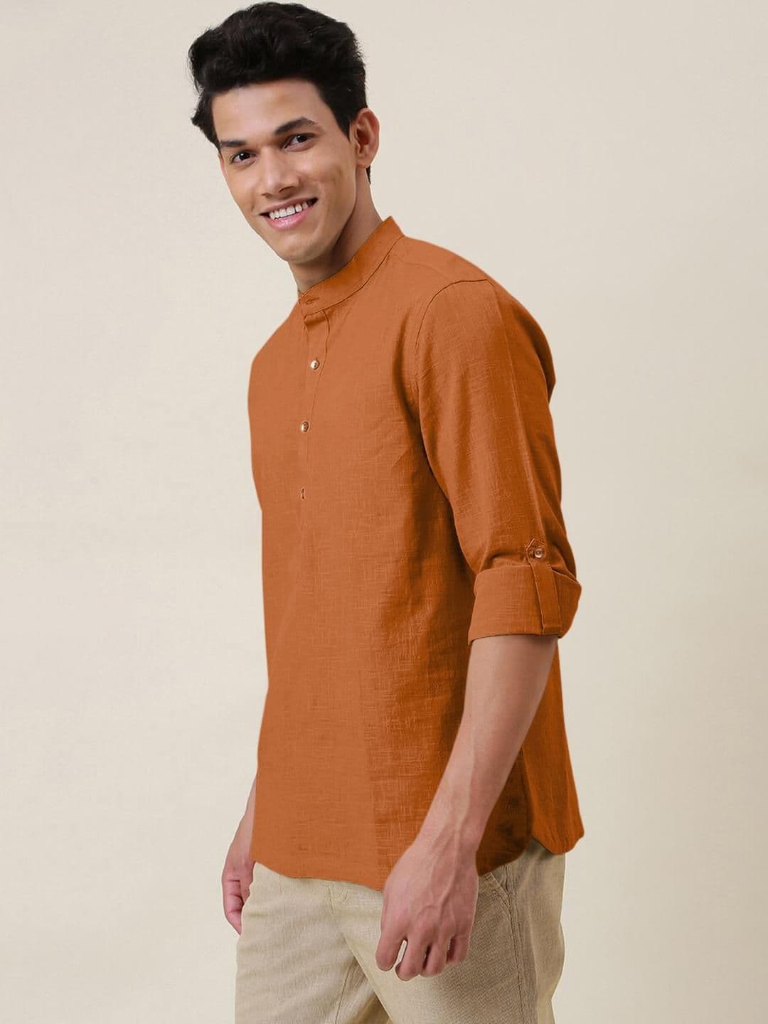 Fifth U Men Solid Cotton Blend Straight Kurta - view 1