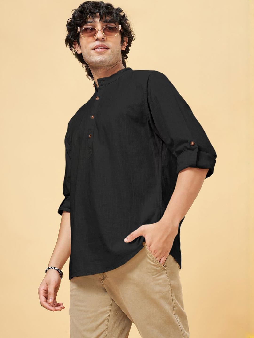 Fifth U Men Solid Black Cotton Blend Kurta - view 1