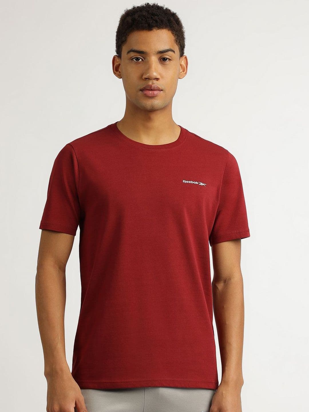 Reebok Men Solid Round Neck Pure Cotton T-shirt - view 1