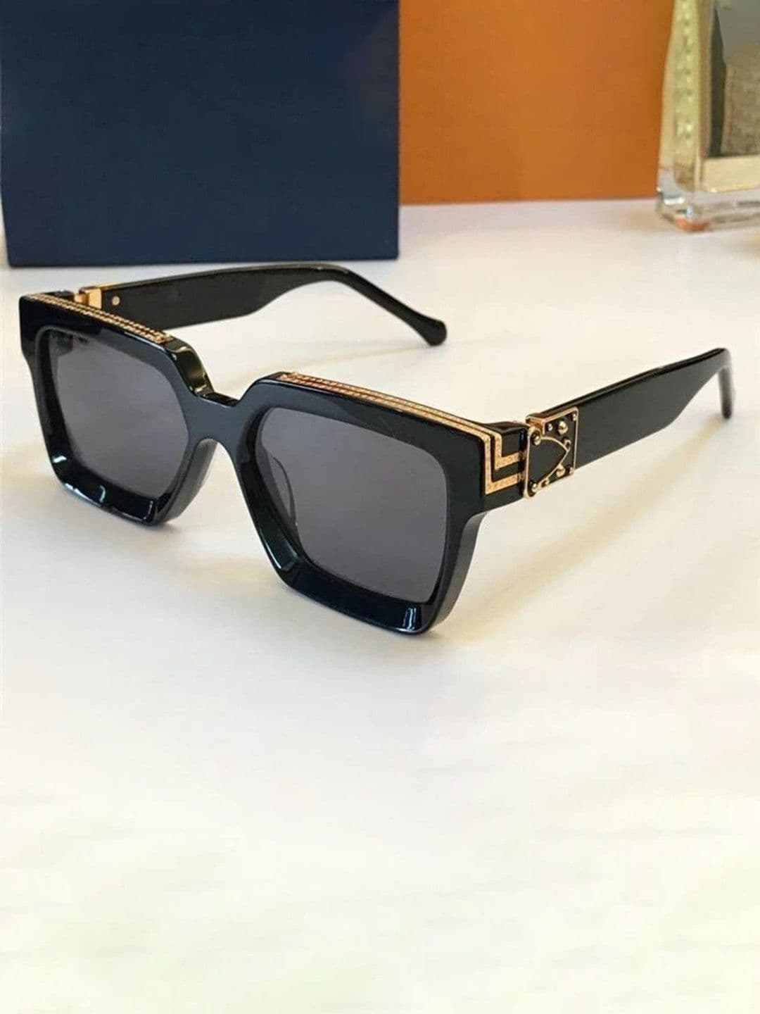 LEGEND EYEWEAR Unisex Square Sunglasses with UV Protected Lens SGLHBHYVJJKZTQWN - view 1