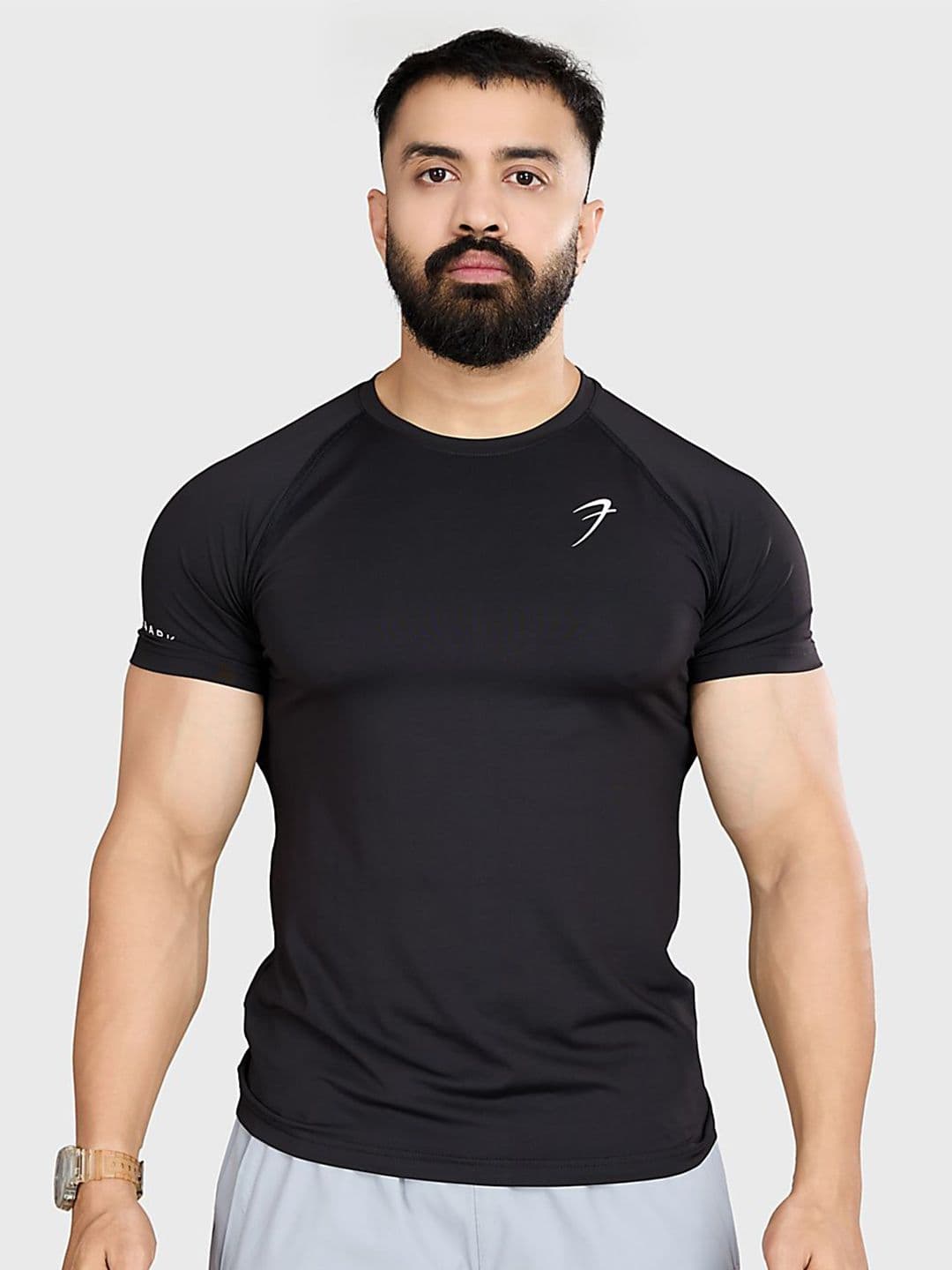FUAARK Men Solid Round Neck Slim Fit T-shirt - view 1