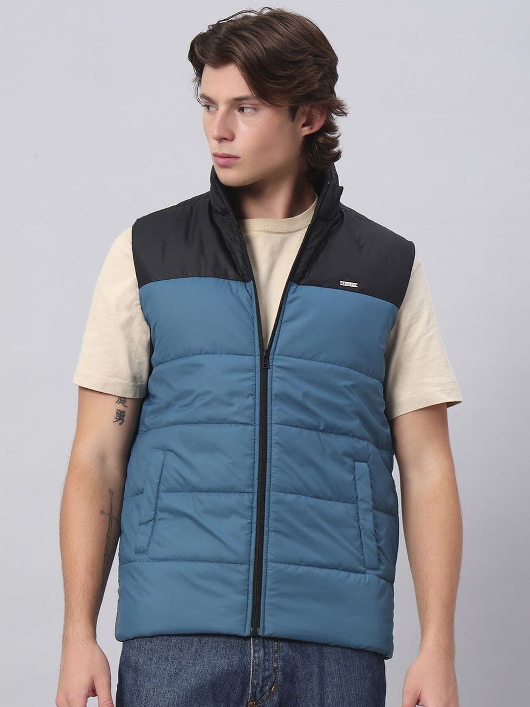 AR-FIT Men Colourblocked Lightweight Gilet Jacket - view 1