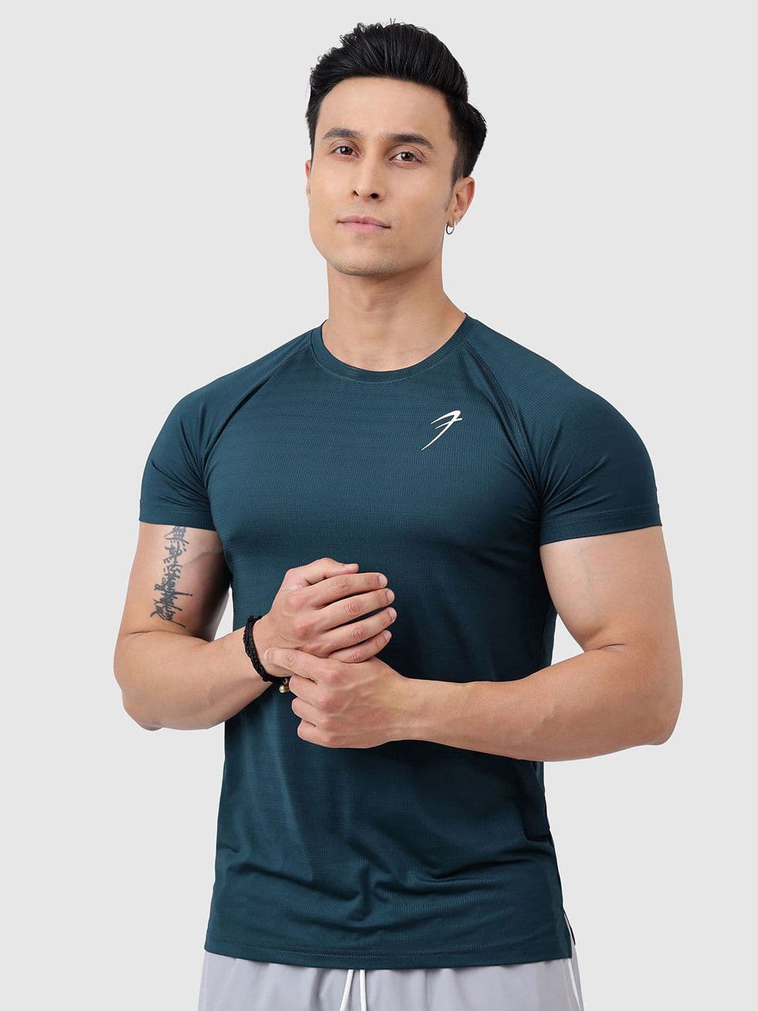 FUAARK Raglan Sleeves Sweat-Wicking Anti Odour Slim Fit T-Shirt - view 1