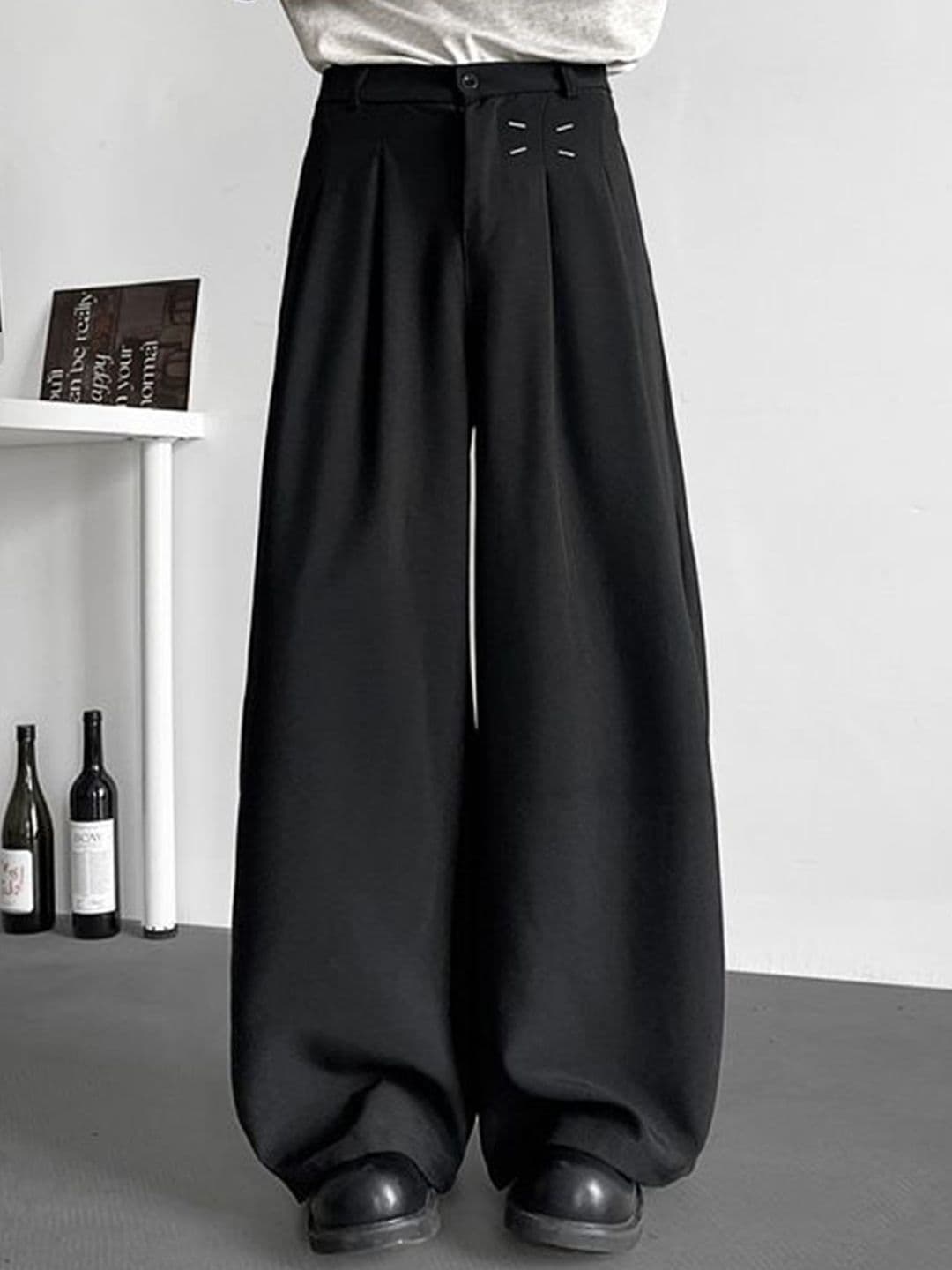 StyleCast x Revolte Men Loose Fit Mid-Rise Easy Wash Parallel Trousers - view 1