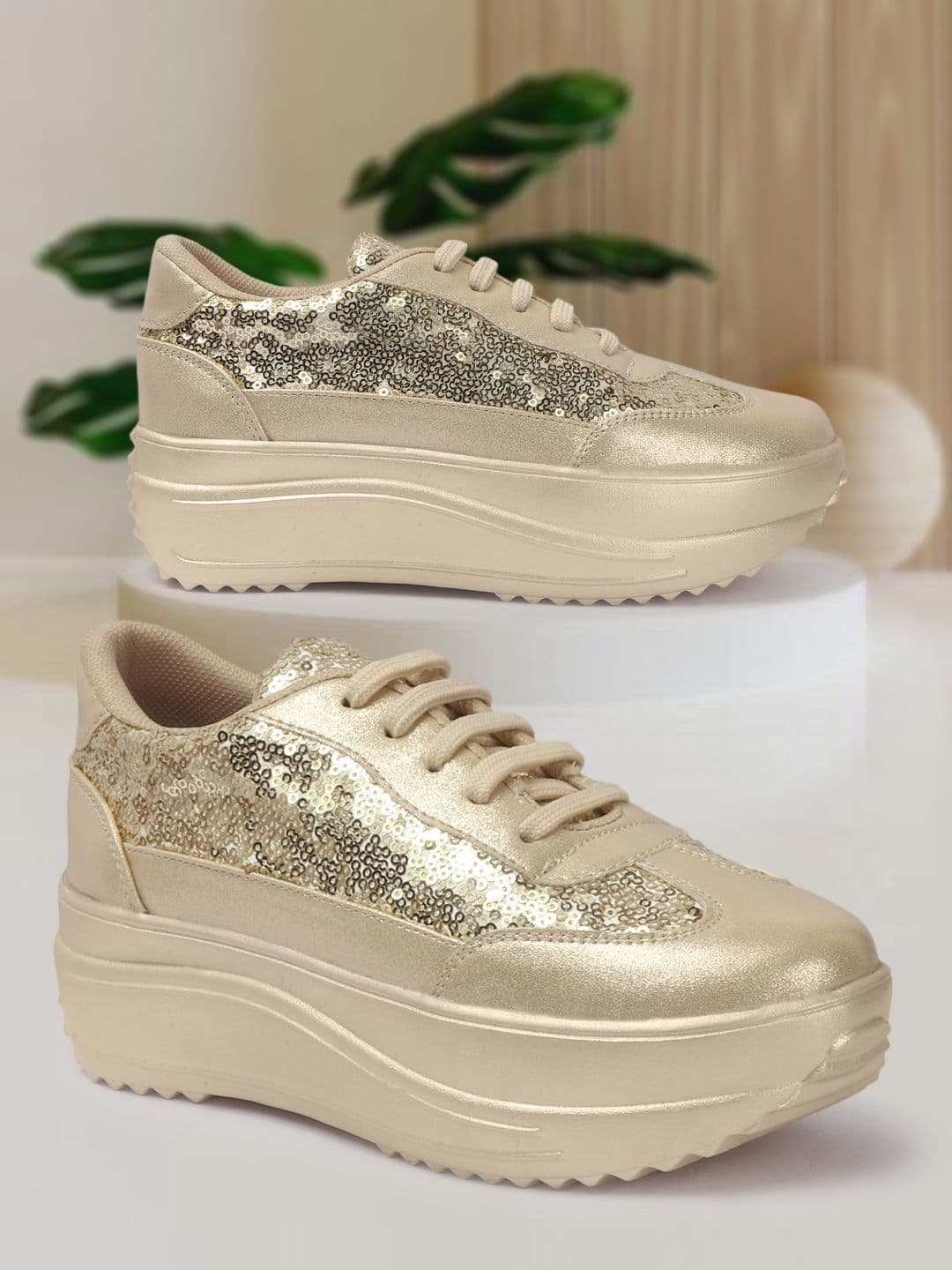 VENDOZ Women Round Toe Lightweight Sneakers - view 1