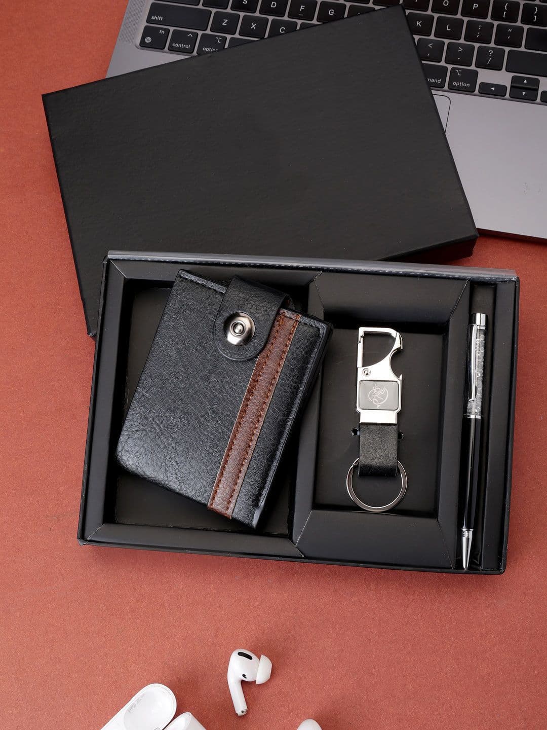 SAZARA Men Accessory Gift Set of Wallet, Card Holder, Keychain - view 1