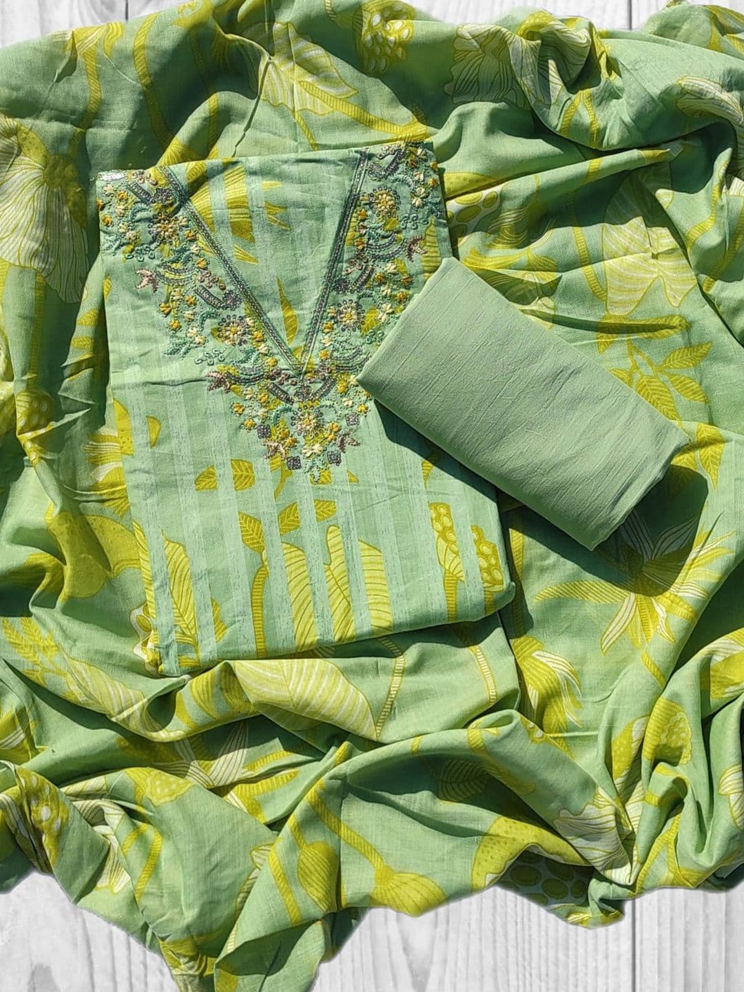 GC 80 BY GAURI COLLECTION Floral Printed Thread Work Pure Cotton Unstitched Dress Material - view 1