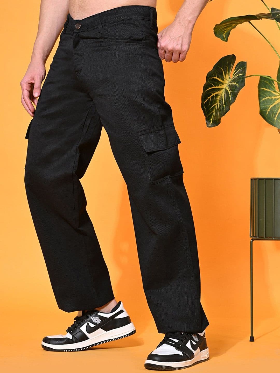 LINARIA Men Classic Relaxed Fit Clean Look Dark shade Cargo Styles Stretchable Jeans - view 1