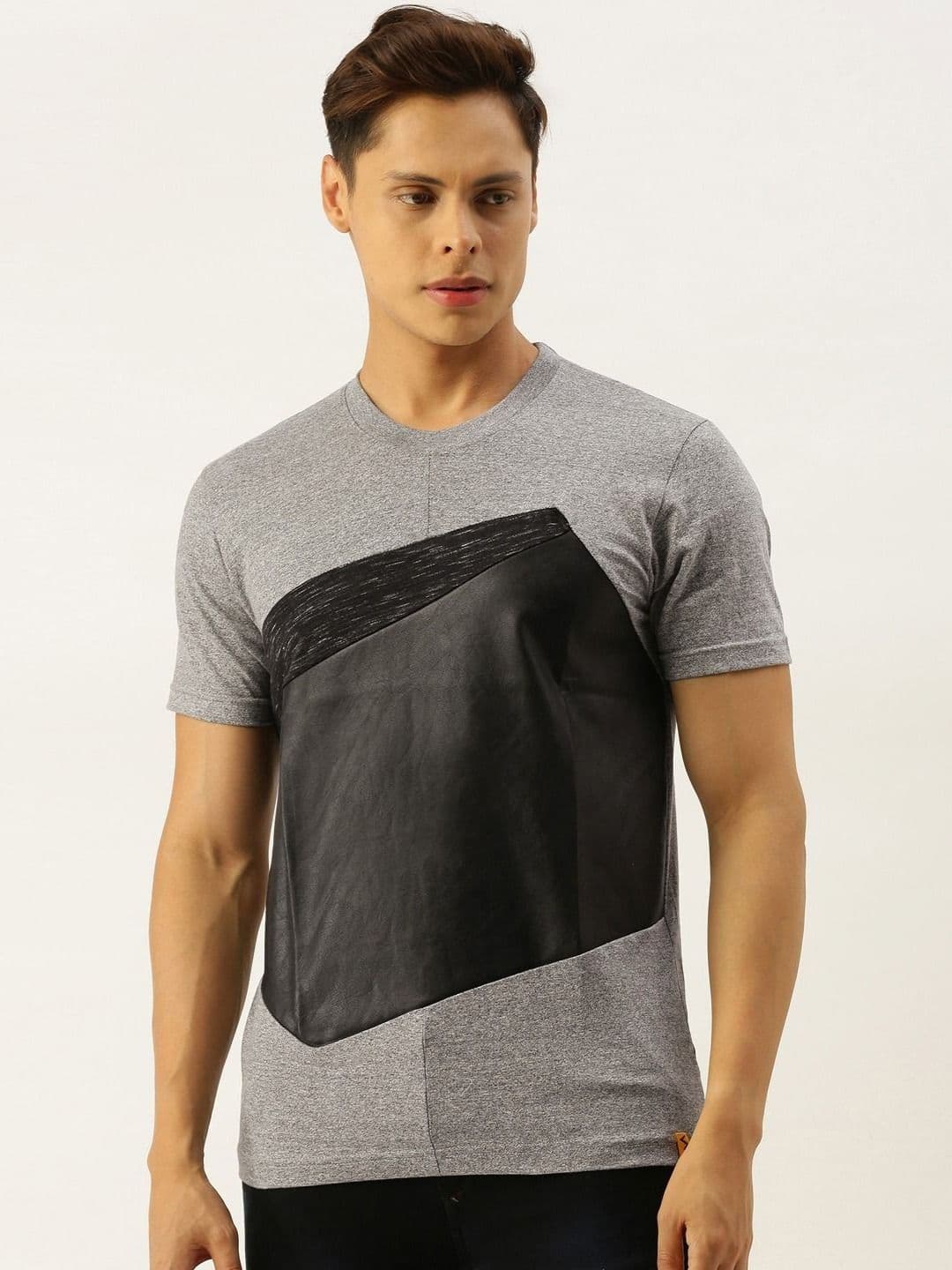 CAHOOT Men Colourblocked Pockets T-shirt - view 1