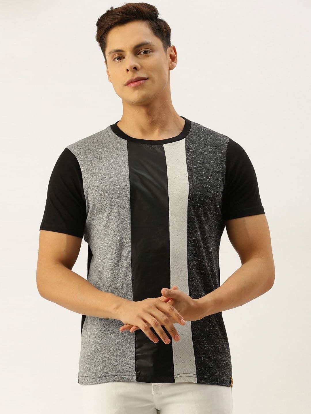 CAHOOT Men Colourblocked Pockets T-shirt - view 1