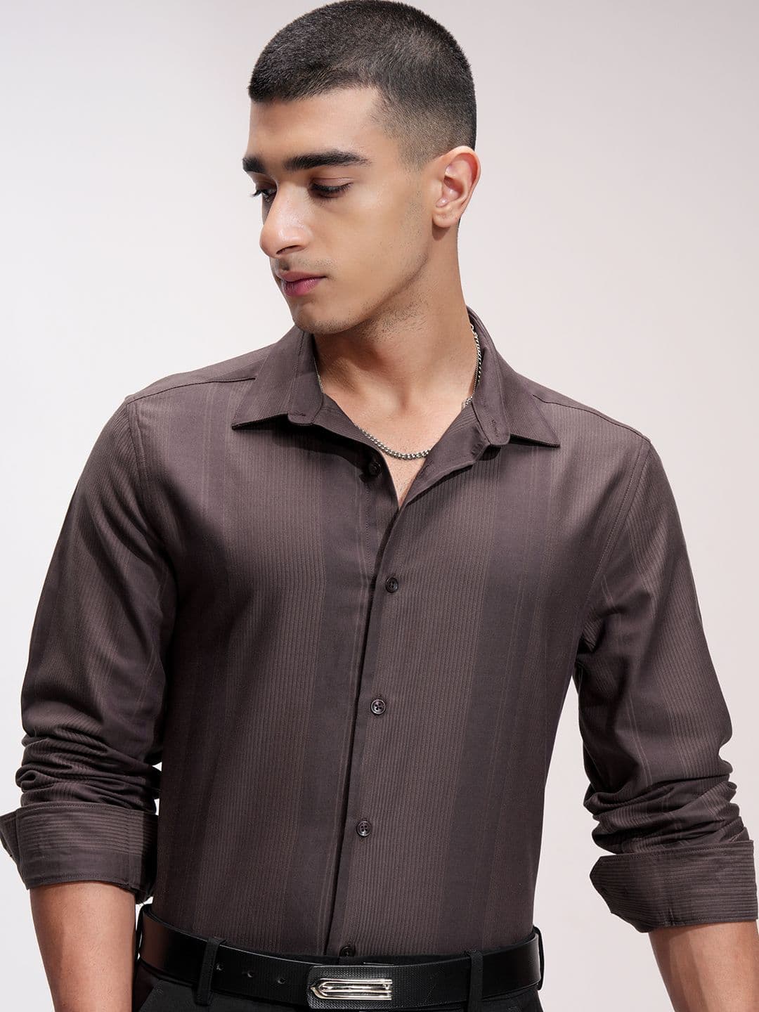 HIGHLANDER Men Spread Collar Vertical Striped Cotton Formal Regular Fit Shirt - view 1