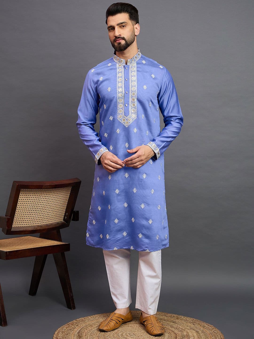 House of Pataudi Floral Embroidered Mandarin Collar Thread Work Straight Kurta - view 1