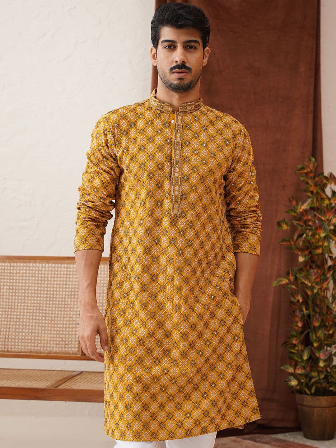 Jompers Men Geometric Embroidered Sequinned Kurta - view 1