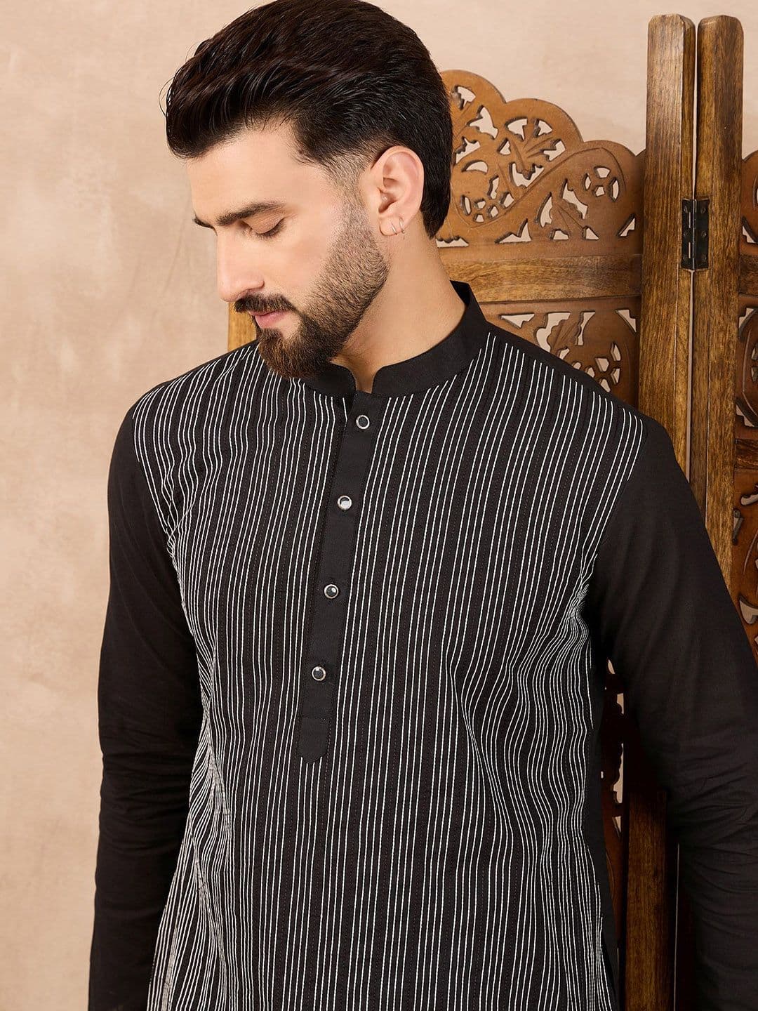 House of Pataudi Men Embroidered Thread Work Mandarin Collar Pure Cotton Straight Kurta - view 1