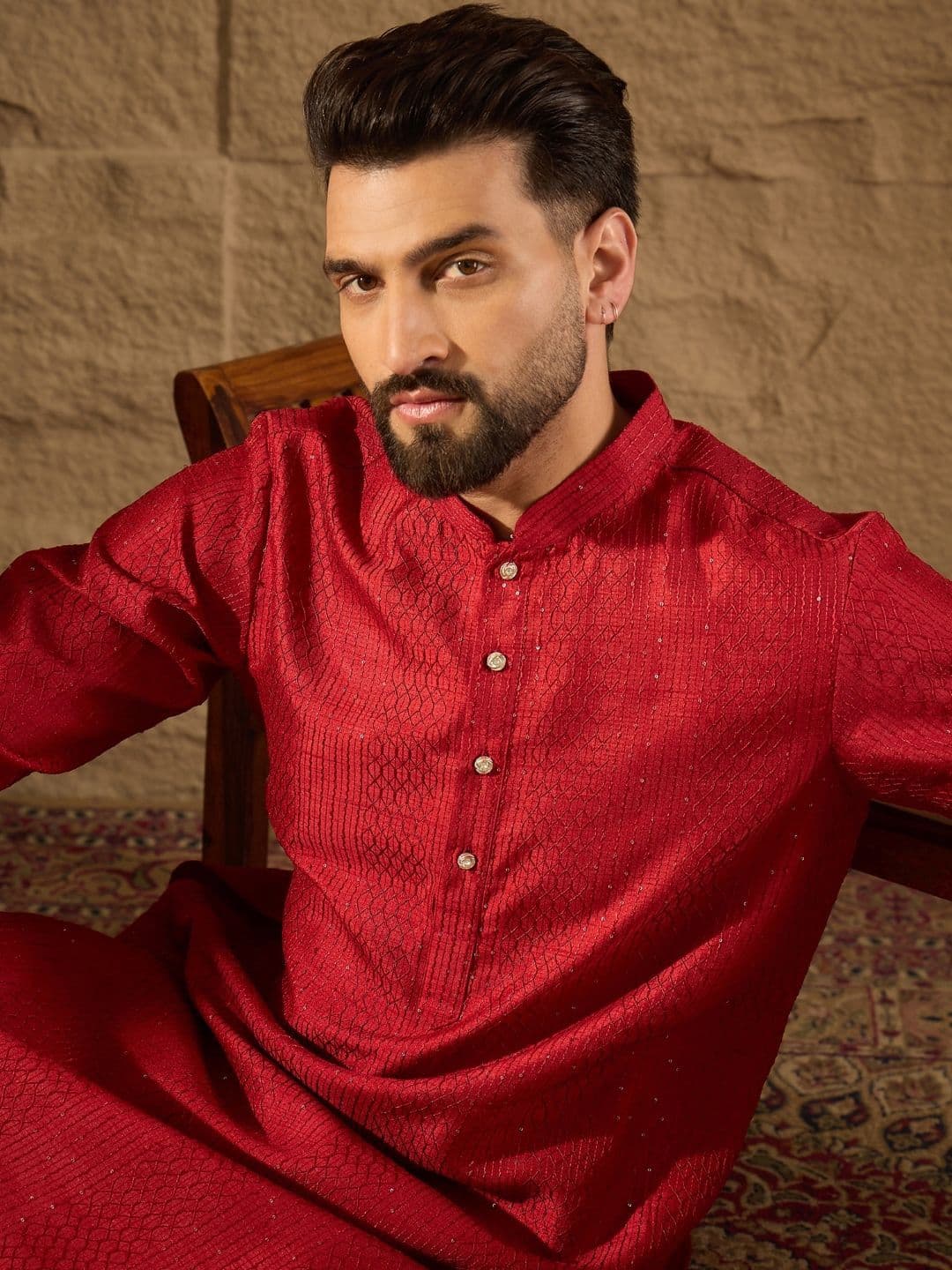 Ethnic Bay Geometric Embroidered Mandarin Collar Kurta - view 1