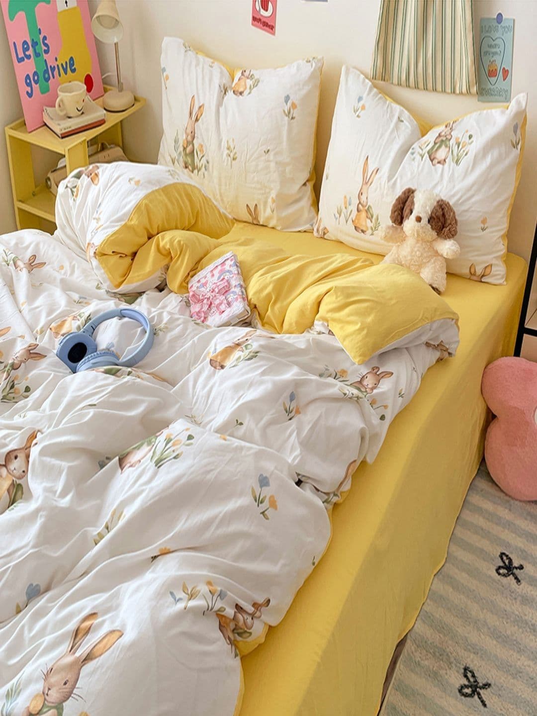 JC HOME Yellow & Brown Self Design Polycotton 3 Piece Double Queen Regular Bedding Set - view 1