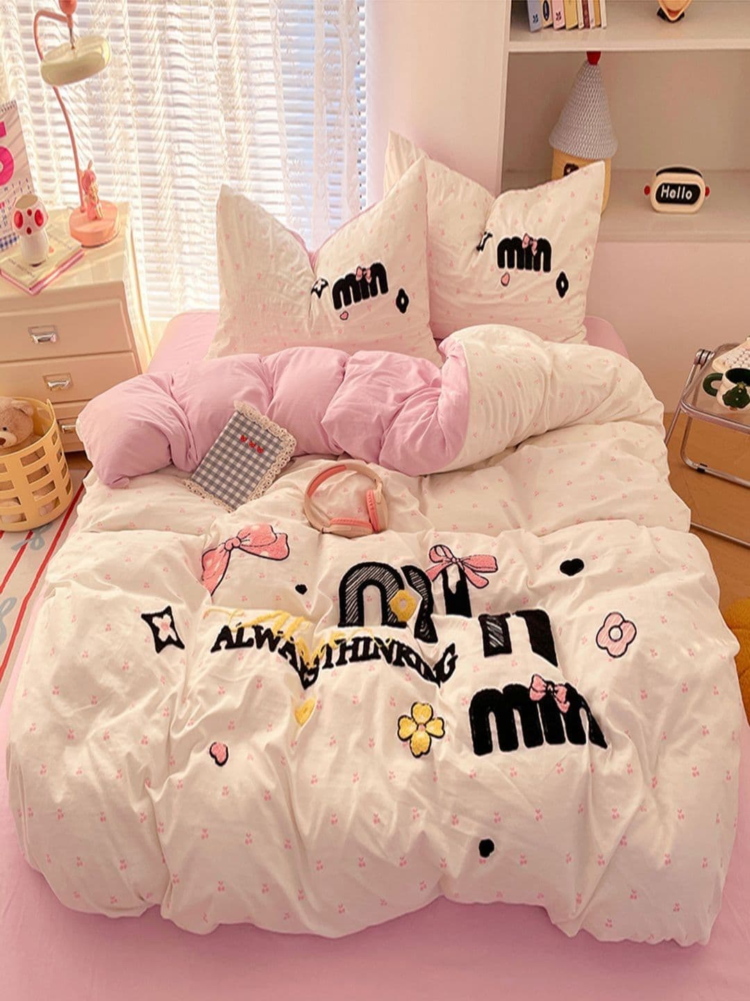 JC HOME Pink & White Self Design Polycotton 3 Piece Double Queen Regular Bedding Set - view 1
