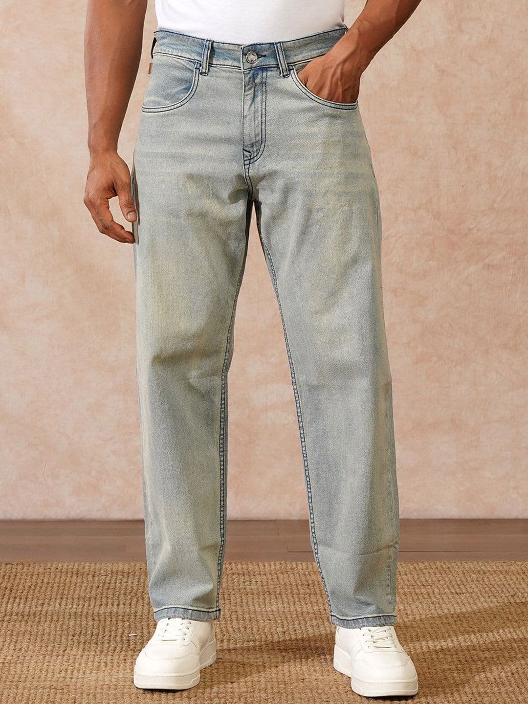 WROGN Men Comfort Relaxed Fit Mid-Rise Jeans - view 1