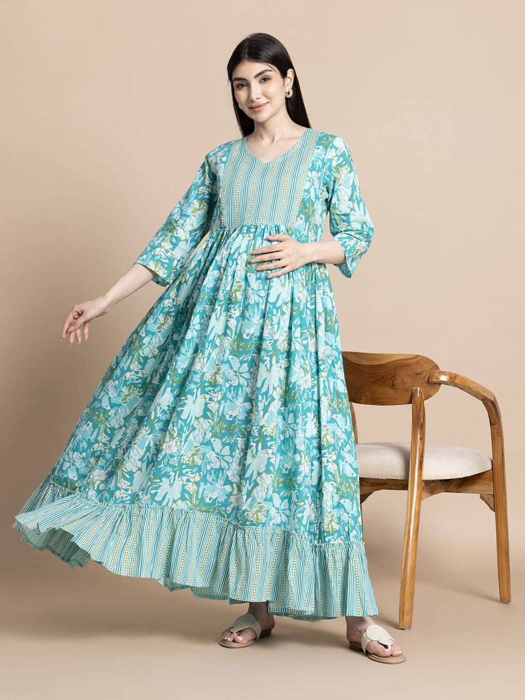 Gujari Women Floral Print V-Neck Maxi Dress - view 1