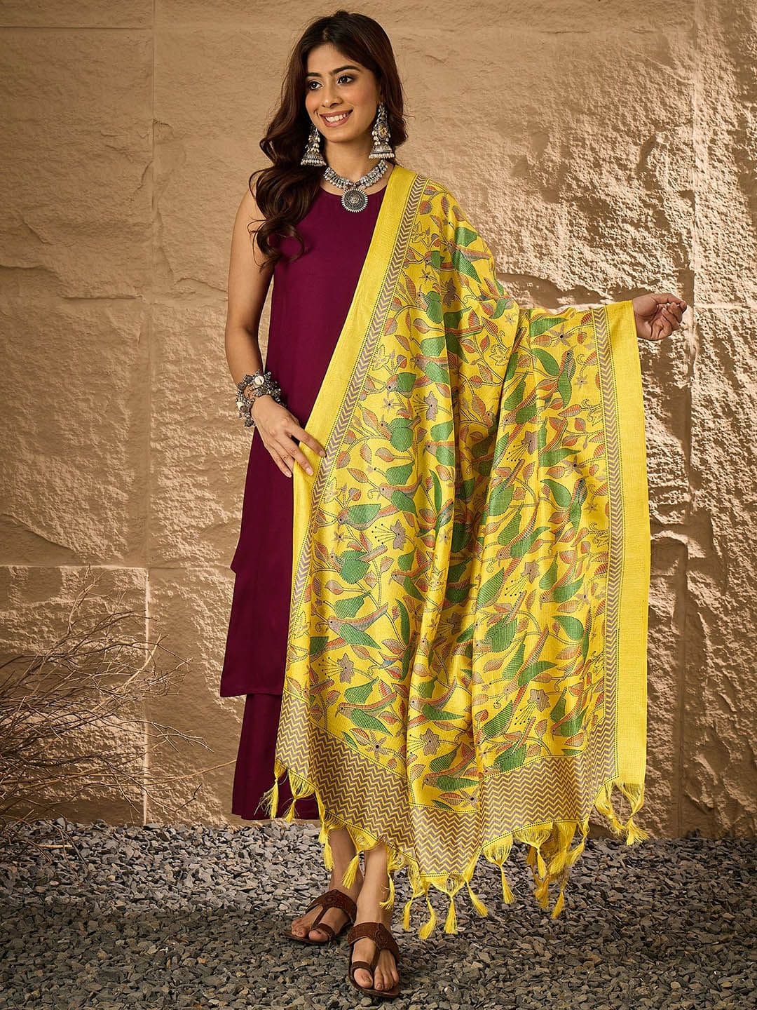 InWeave Women Solid Regular Kurta with Palazzos & Dupatta - view 1