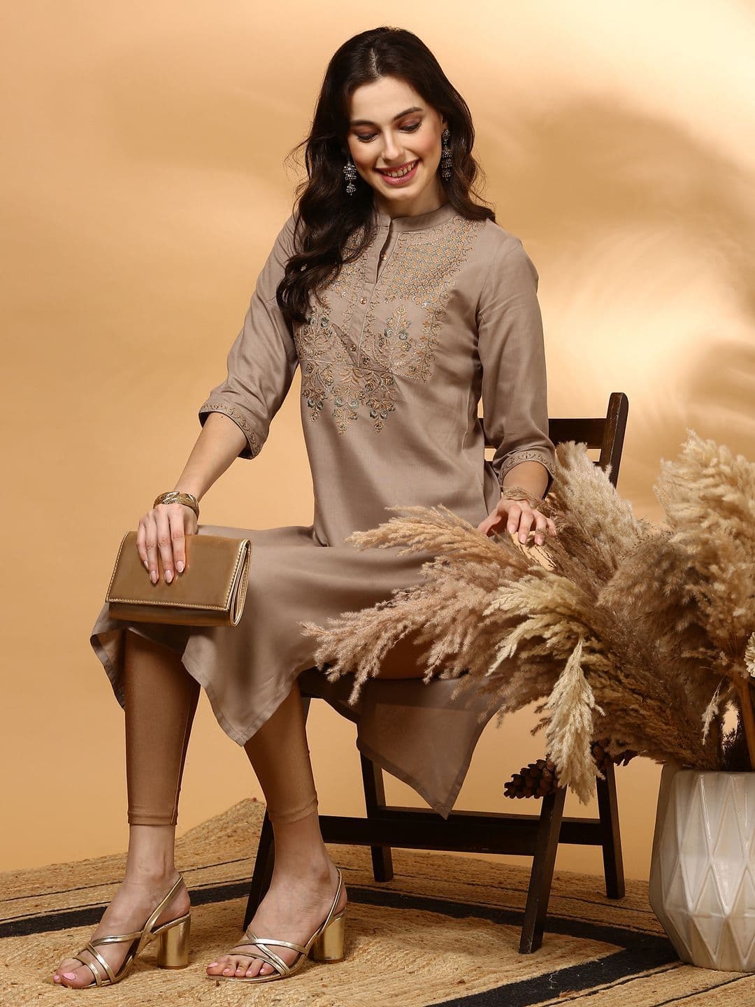 Anouk Ethnic Motifs Embroidered Keyhole Neck Thread Work Straight Kurta - view 1