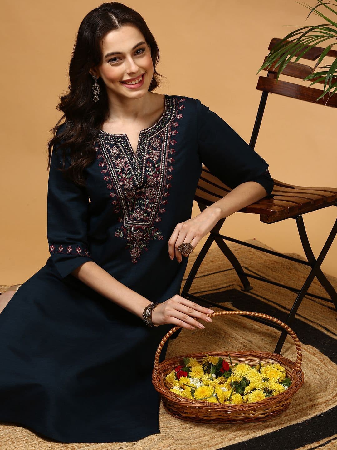 Anouk Floral Yoke Design Notch Neck Straight Kurta - view 1