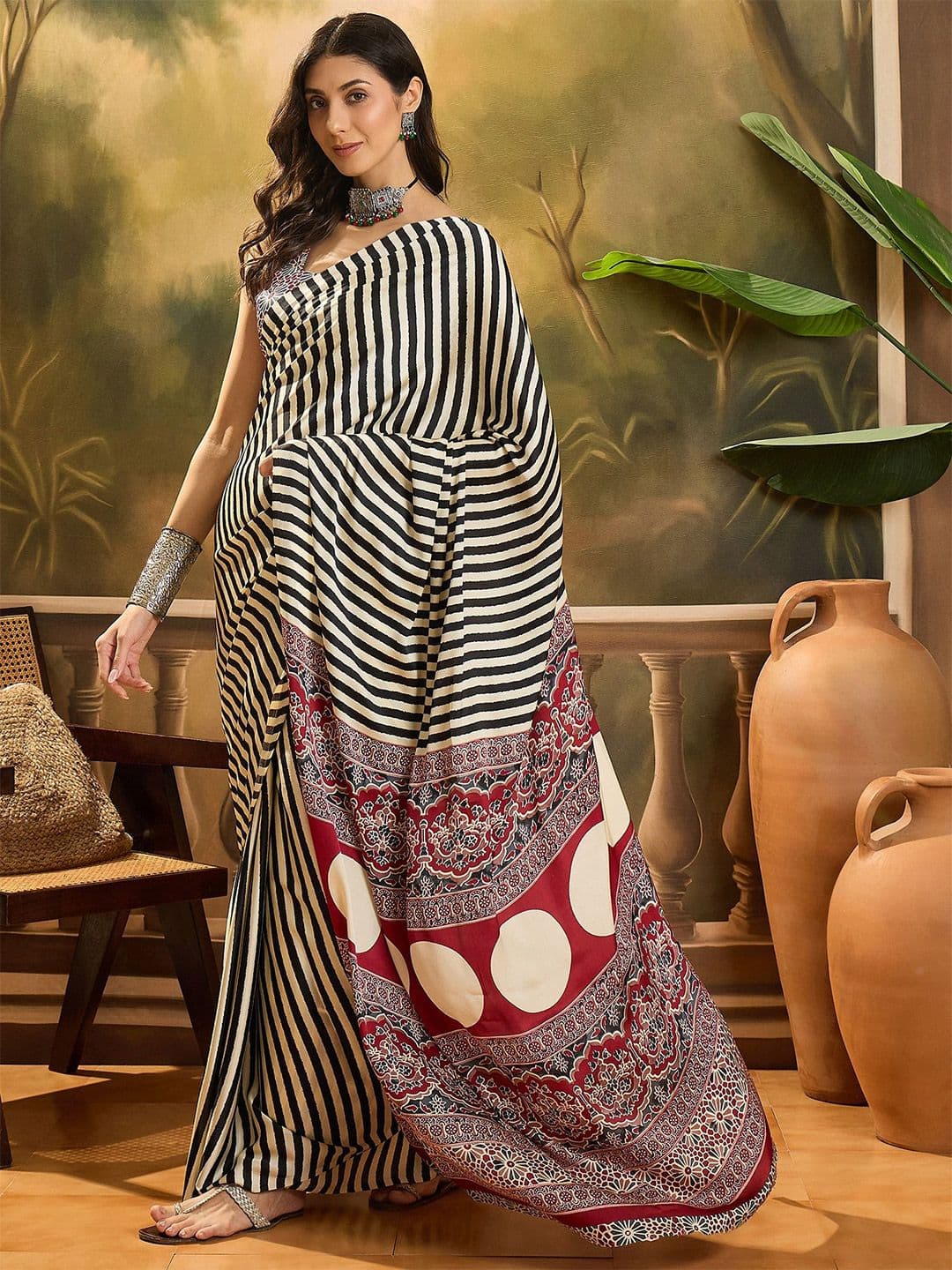 Sangria Striped Printed Saree With Blouse Piece - view 1