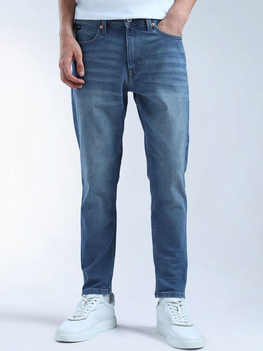 Flying Machine Men Relaxed Fit Mid-Rise Light Fade Jeans - view 1